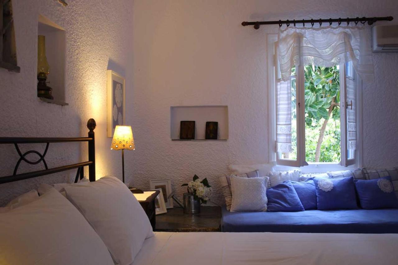Saint Louis Aparthotel อานดรอส ภายนอก รูปภาพ