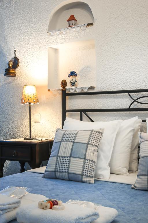 Saint Louis Aparthotel อานดรอส ภายนอก รูปภาพ